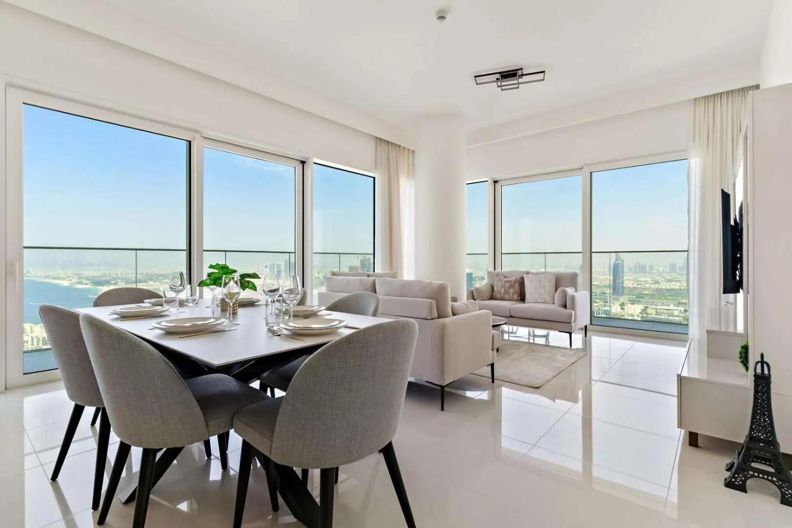 Spectacular 3Br Penthouse With Best Views Of Palm Dubai