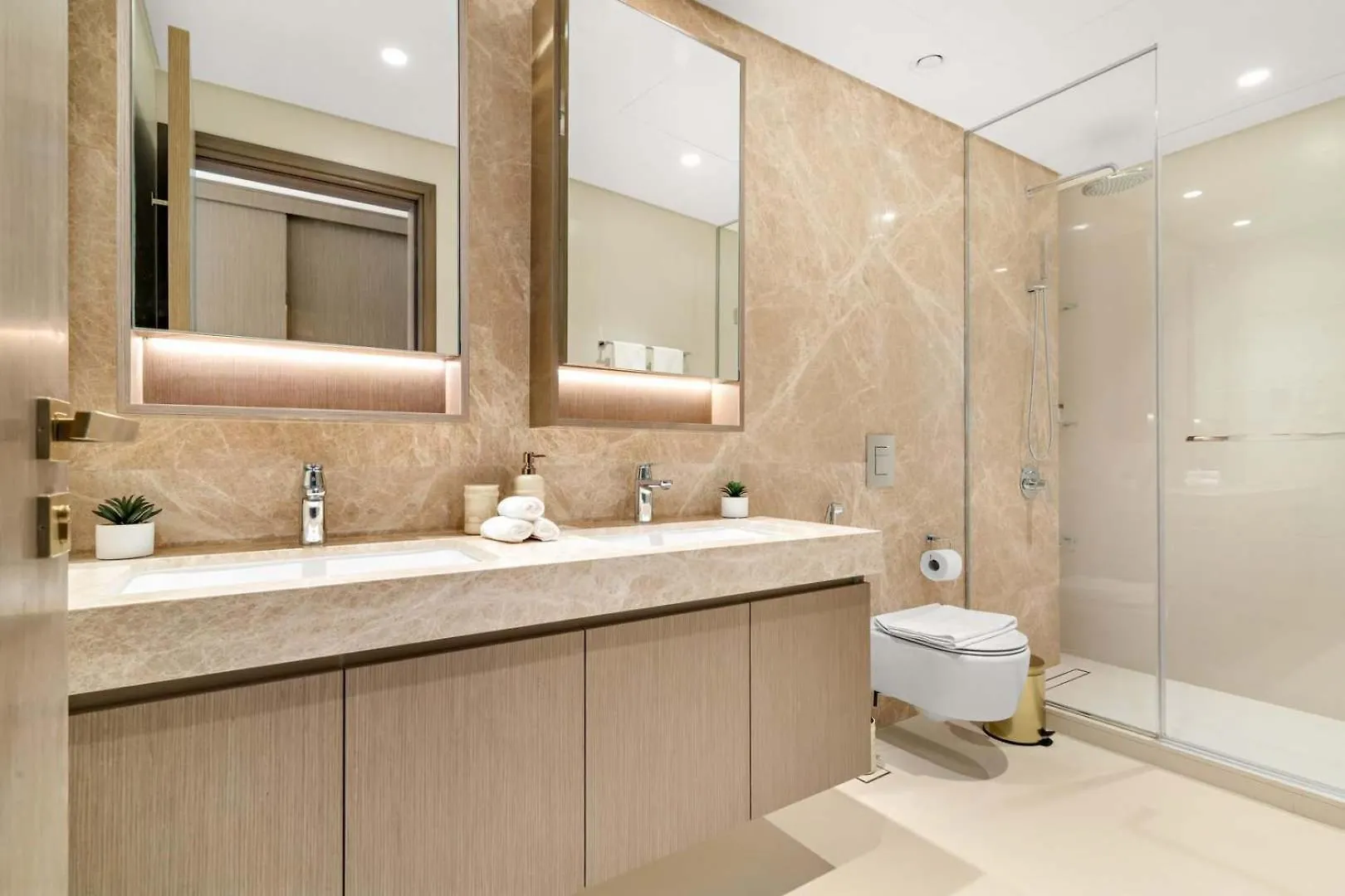 Spectacular 3Br Penthouse With Best Views Of Palm Dubai